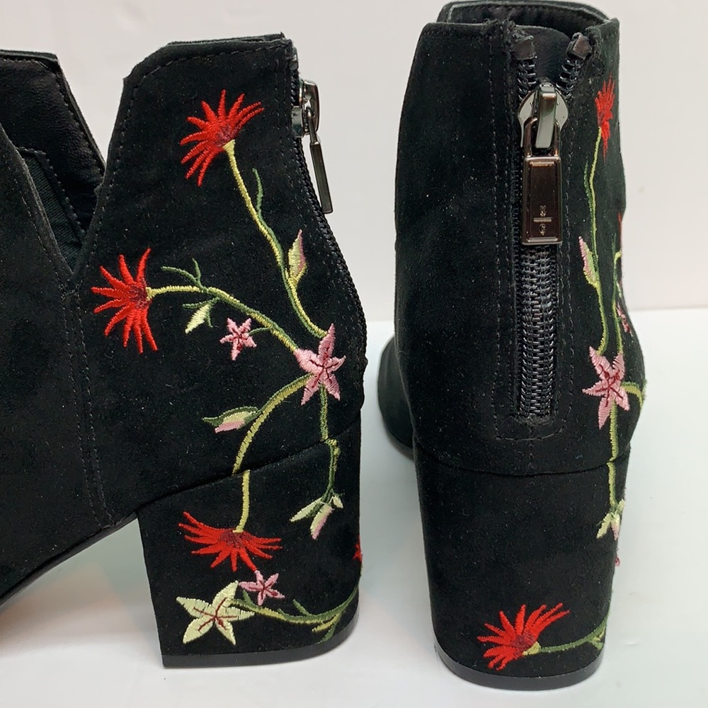 Kenneth Cole Reaction Ride Floral Embroidered Boot - Picture 2 of 8